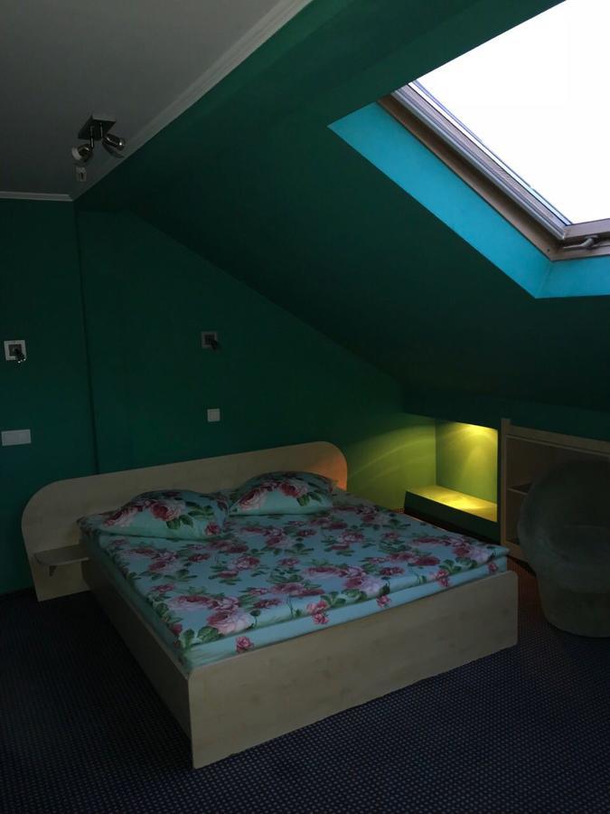 Premier Club Hotel Csernyivci Kültér fotó